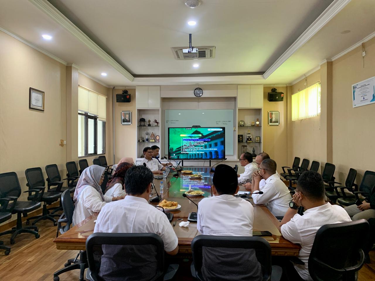 Audiensi Pengembangan Aplikasi Pengawasan Digital Koperasi di Dinas Koperasi dan Usaha Kecil Provinsi Jawa Barat